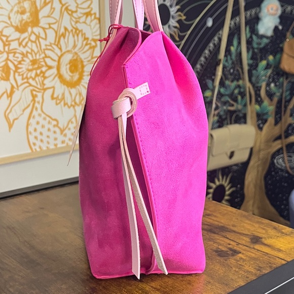 Juicy Couture Bright Pink Tote with Light Pink Straps - Picture 3 of 7